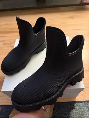 Burberry Black Textured Chelsea Lug Boots